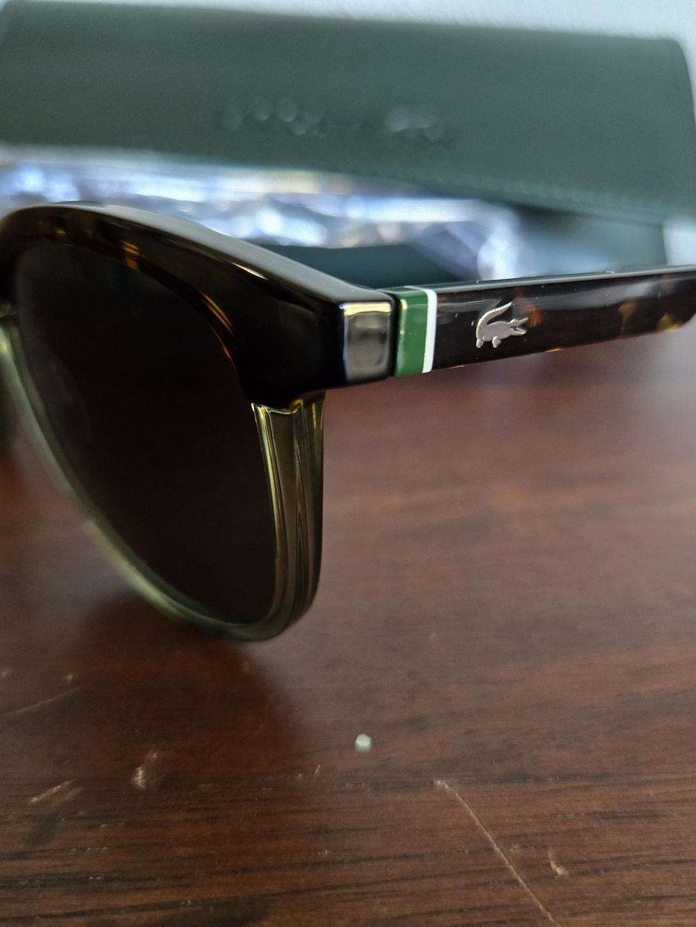 Lacoste L6073S Sunglasses – Tortoiseshell – 52-19-145 + Case